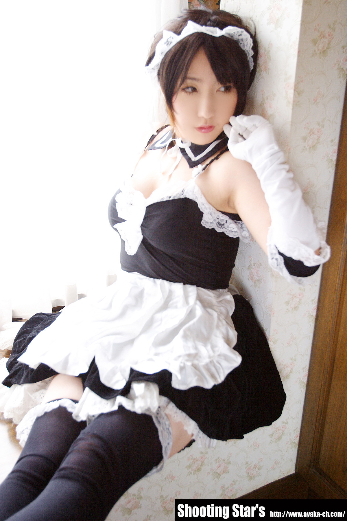 [Cosplay]  Sexy Maid with big boobs 2